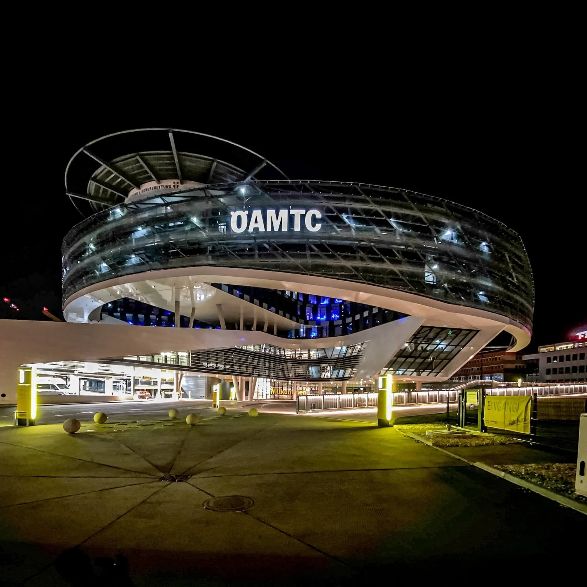 Headquarters of the Austrian Automobile Association at night