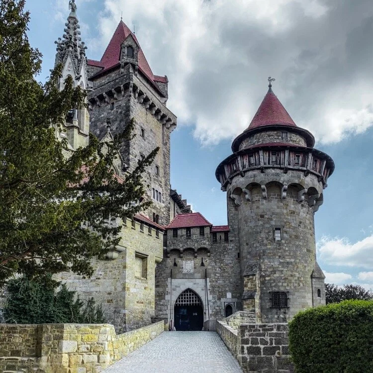 Castle Gate at Kreuzenstein shot on Moment