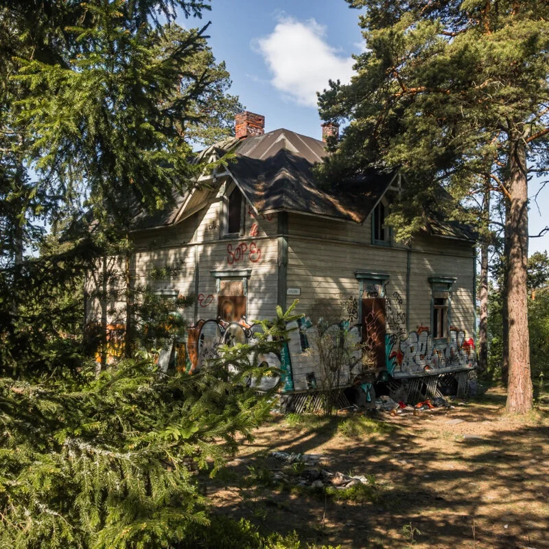 An abandoned villa in Kruunuvuori, Helsinki, Finland