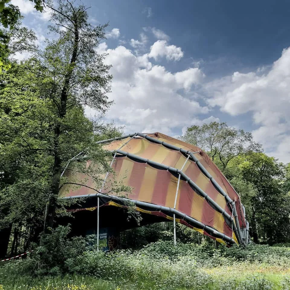 The old 180 degree cinema