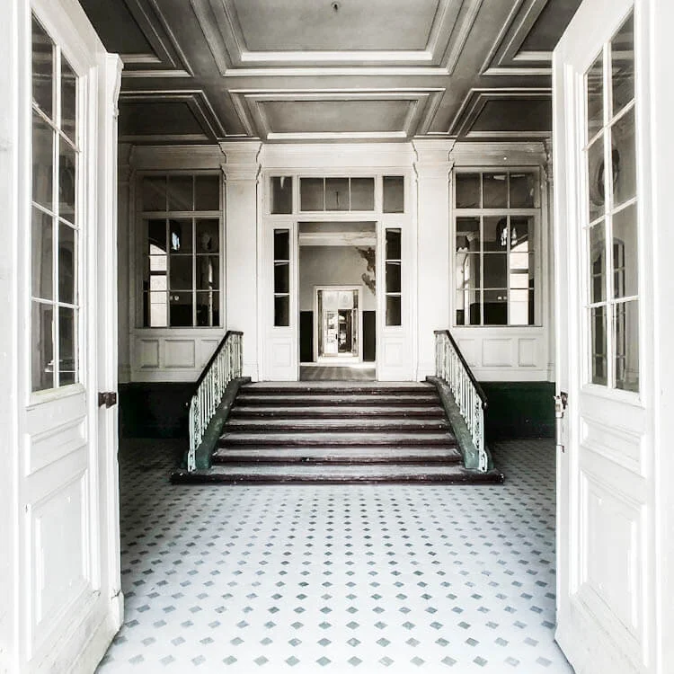 Hospital Entrance Hall seen in A Cure for Wellness