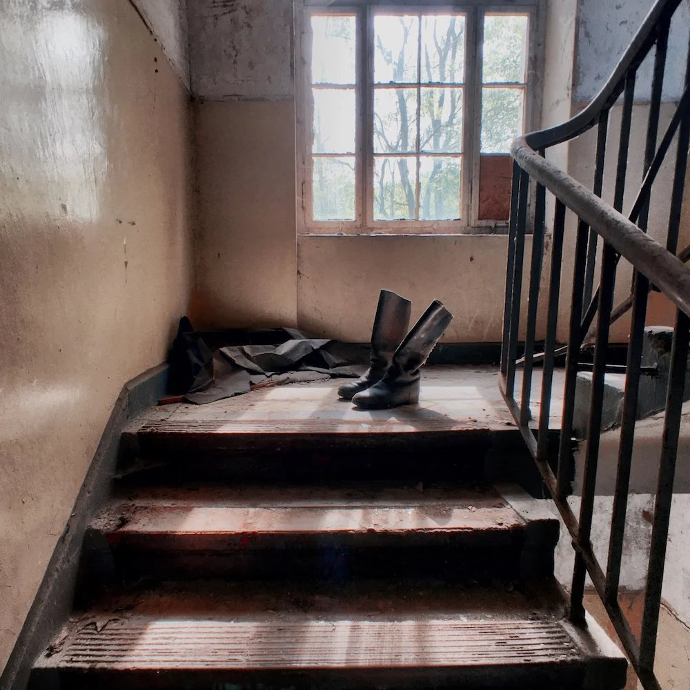 Boots in a building in the forbidden city Wünsdorf