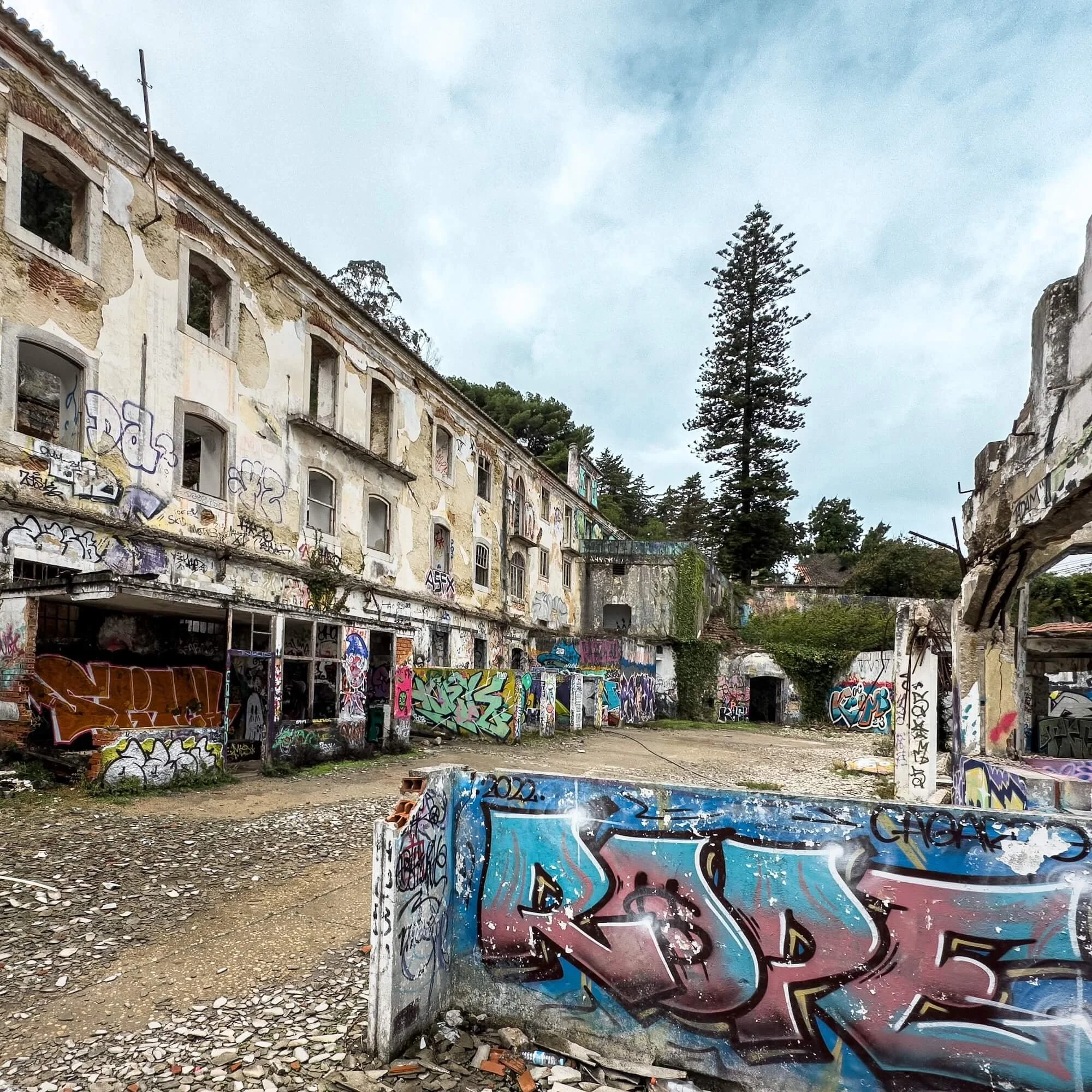 The platform of the abandoned winery harbor.