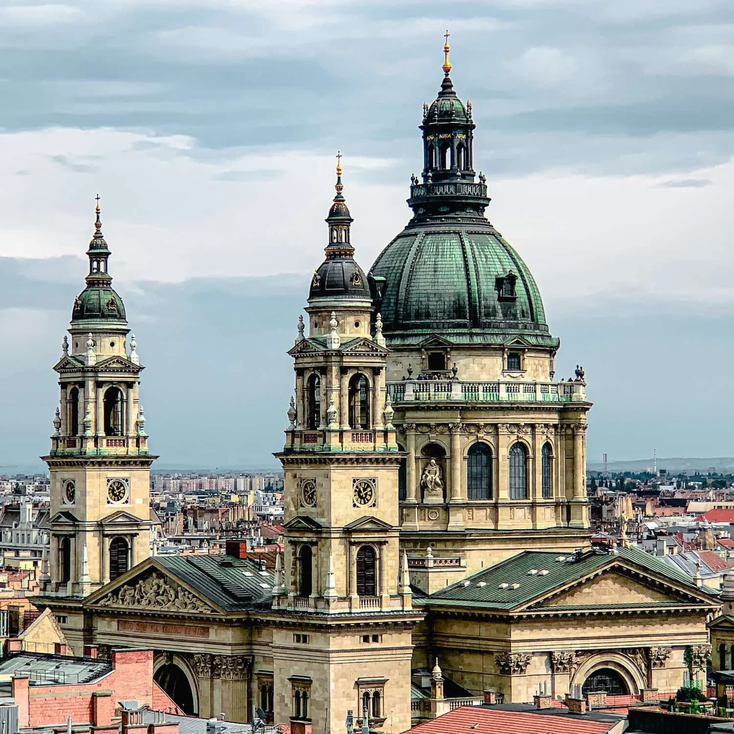 St. Stephen’s Basilica (Budapest) shot on iPhone with Moment Telephoto Lens