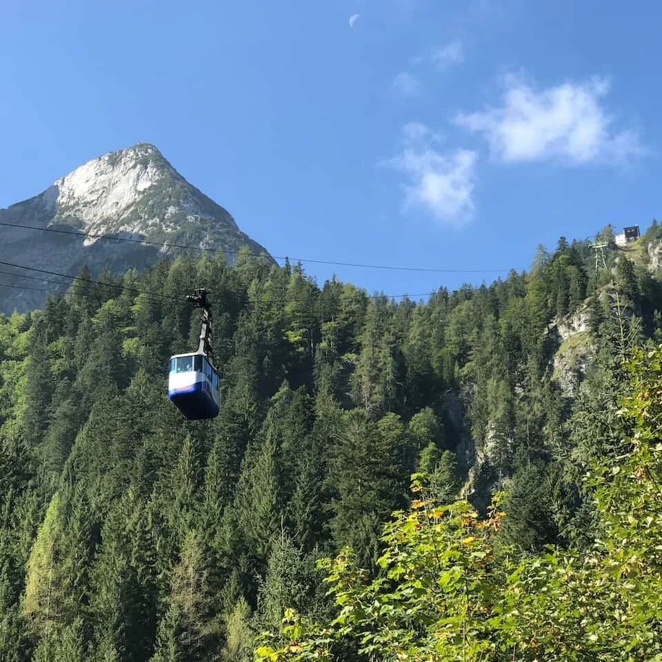Cable Car to Gosau-Zieselalm 2x zoom shot with iPhone 7Plus at 1/271, ISO 20