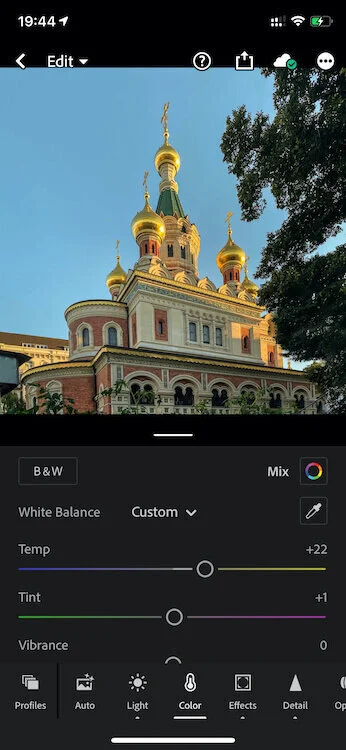Adjust temperature in Lightroom Mobile