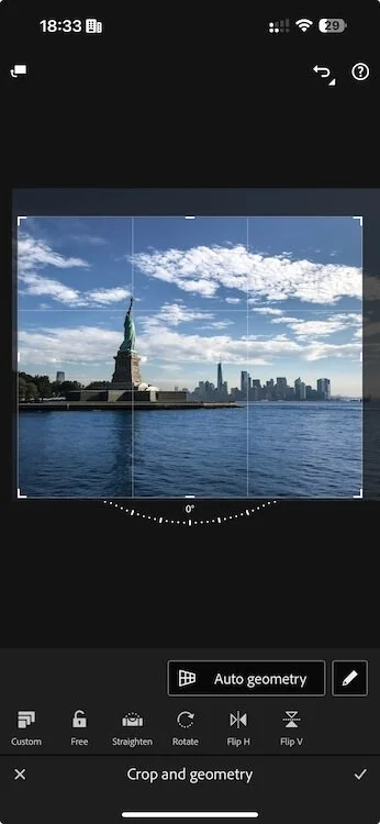 Cropping gridlines in Lightroom Mobile