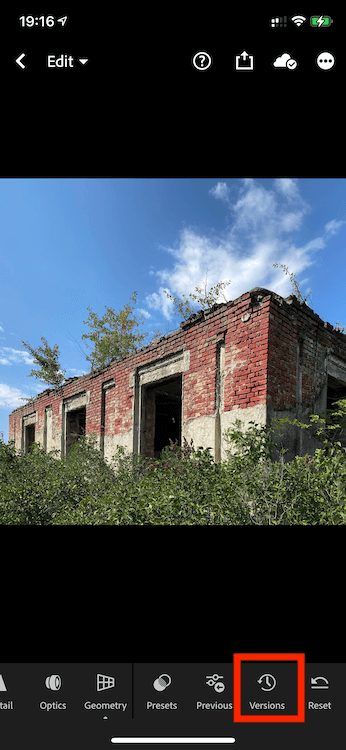 Where to find Versions in Lightroom Mobile
